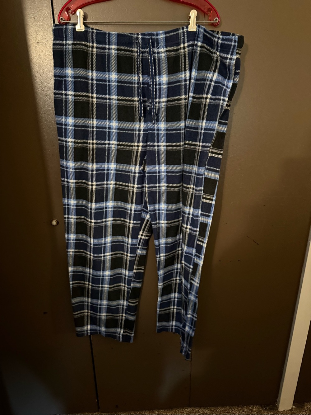 Stafford Men's Blue and Black Plaid Joggers